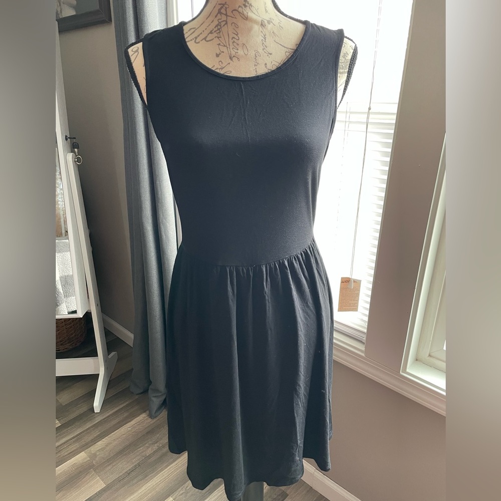 Old navy little black casual night dress round neck
